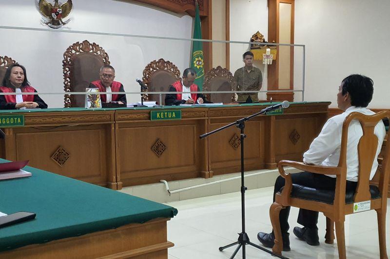 Hakim Tunda Sidang Kasus Dugaan Korupsi Rektor Unud | Bali Tribune